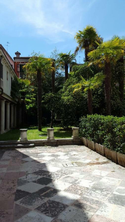In A Lovely Garden Biennale Flat Venise Extérieur photo